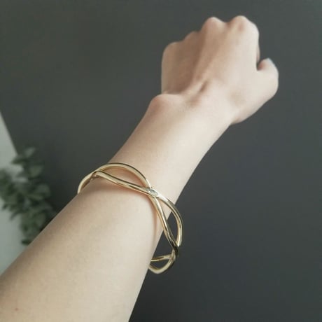 gold bangle
