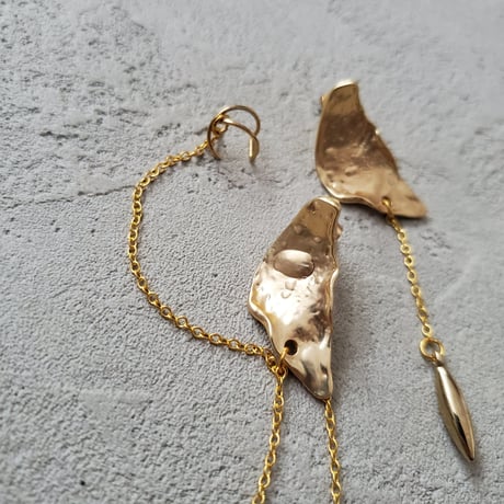asymmetry gold pierce