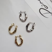 nuance hoop pierce