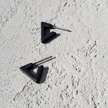 triangle black pierce