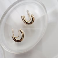 simple gold earring -fake pierce-