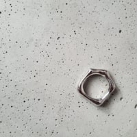 UNERI ring