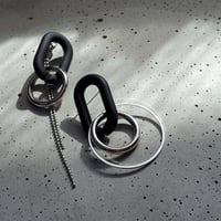 asymmetry hoop&chain pierce