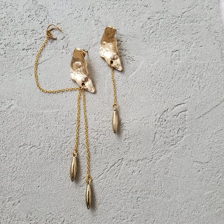 asymmetry gold pierce