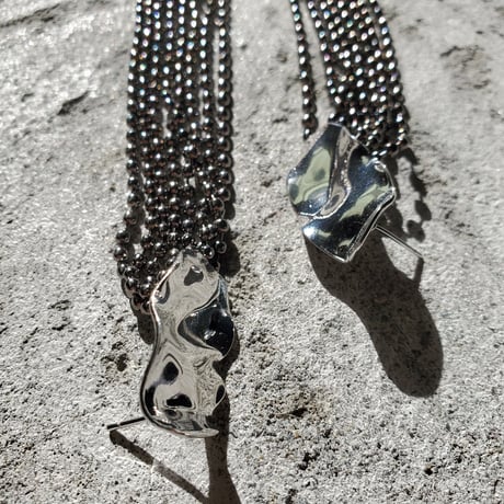 BLACK CHAIN tassel pierce