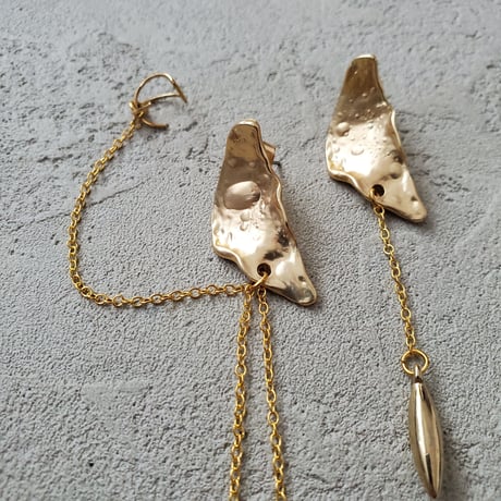 asymmetry gold pierce