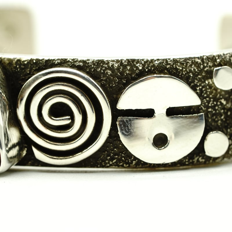 Indian Jewelry Bangle by Alex Sanchez | NewDeal Indian Jewelry Bangle by Alex Sanchez | NewDeal