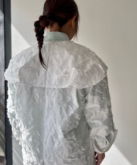 RYU KAGA/Jaquard leaf collar BL/WHITE