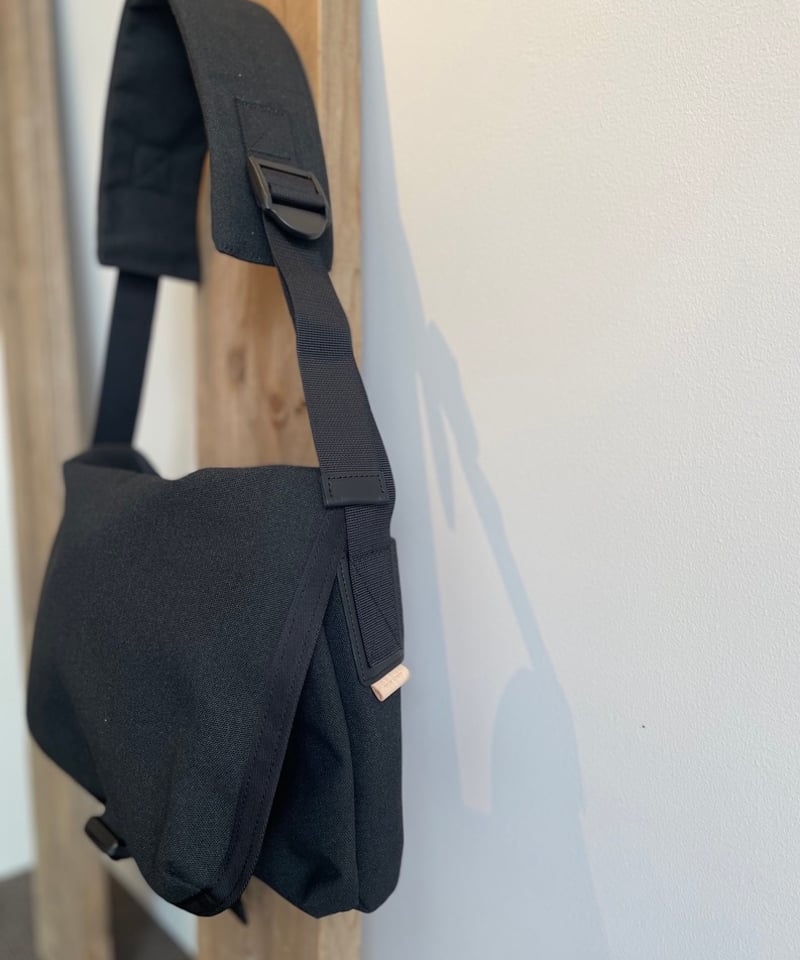 Hender Scheme/messenger bag small/Khaki olive,B Hender Scheme/messenger bag small/Khaki olive,B
