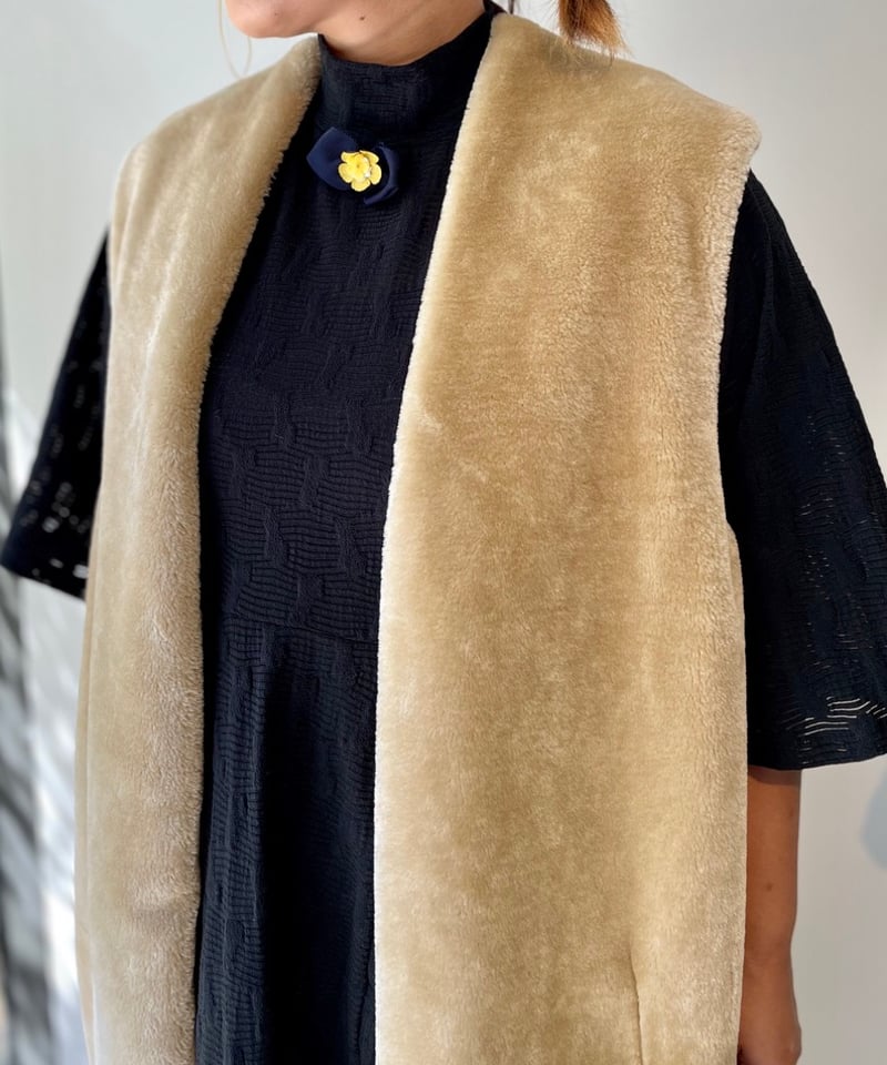 TOGA PULLA/FUR LONG VEST/BEIGE,NAVY | pain