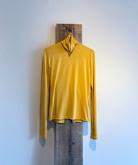 RYU KAGA/OPEN BACK TURTLE-NECK CUT SOW/YELLOW
