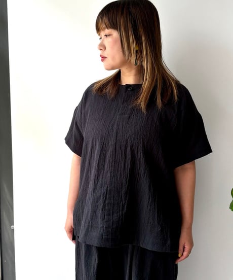 O project/WOVEN TEE COTTON LINEN SEER SUCKER/BLACK