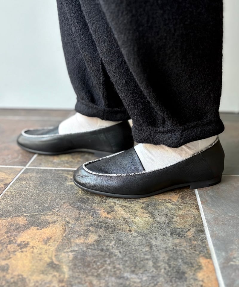 Hender Scheme/oval moca/black python | pain