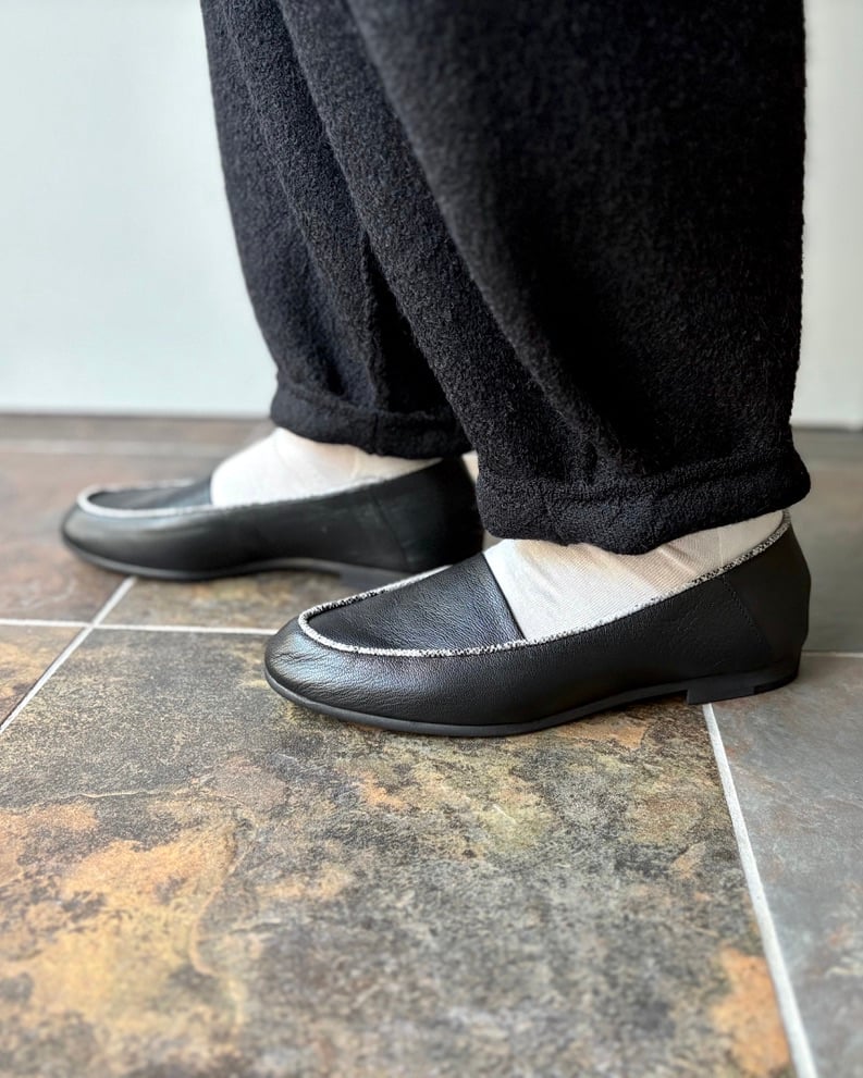 Hender Scheme/oval moca/black python | pain
