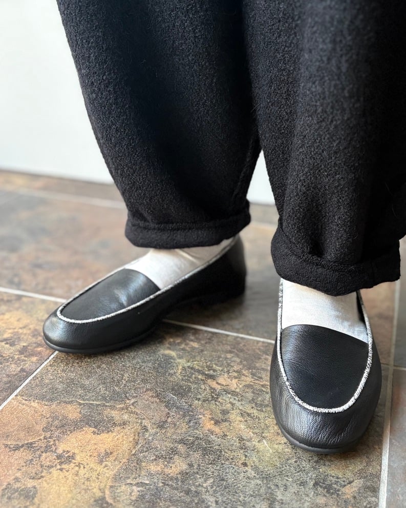 Hender Scheme/oval moca/black python | pain