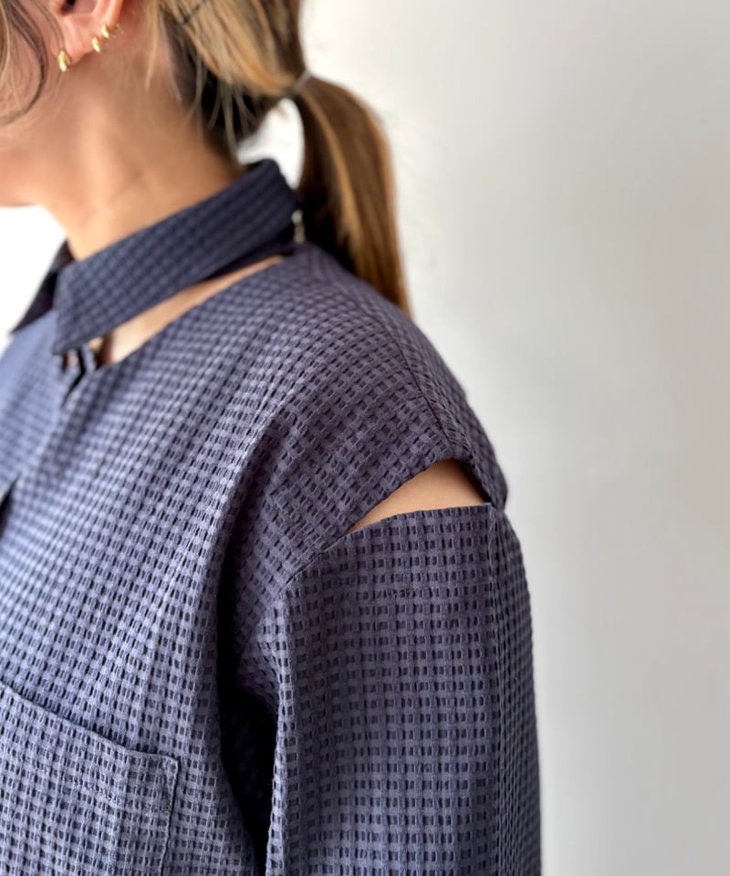 HENRIK VIBSKOV/CUT OUT SHIRT/BLACK BLUE | pain