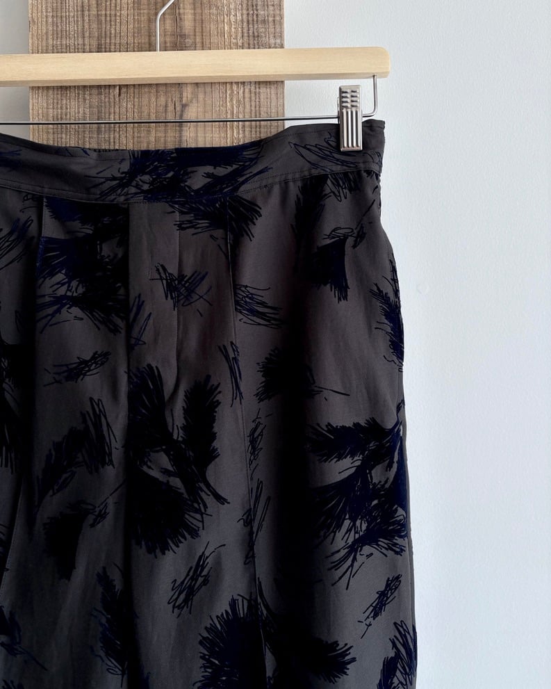 TOGA TOO/Flocky print pants/BLACK | pain