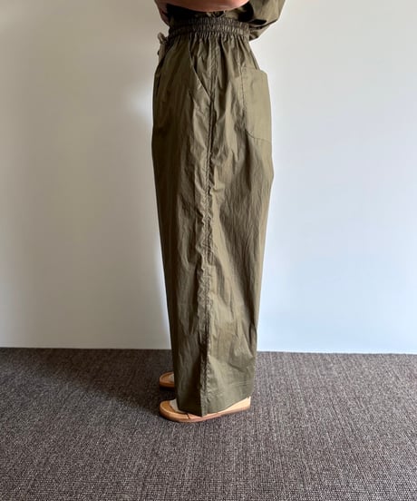 O project/WIDE TROUSER COATED TYPEWRITER/KHAKI