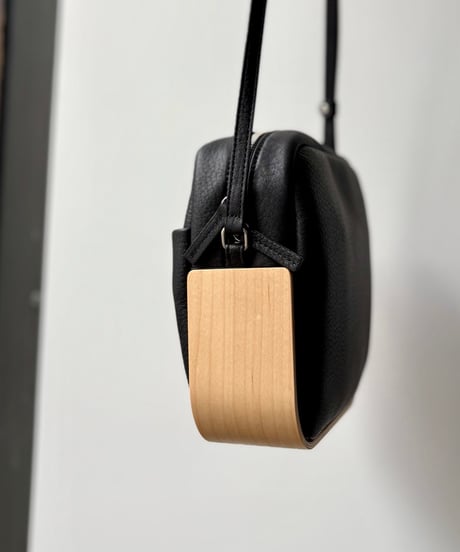 _Fot/plywood bag shoulder shriink/black shrink