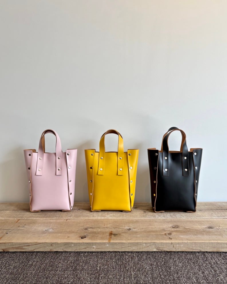 Hender Scheme　レザー　スタッズ　ハンドバッグ　トートバッグ Hender scheme】オススメのレザーバッグ / スタッフブログ