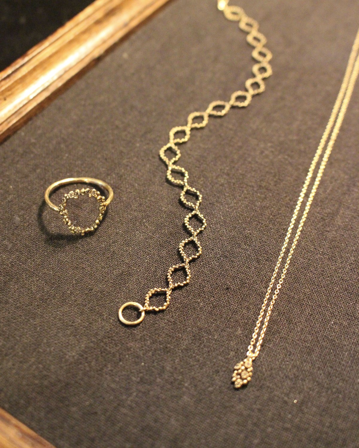 noguchi / NN562 / YG | pain