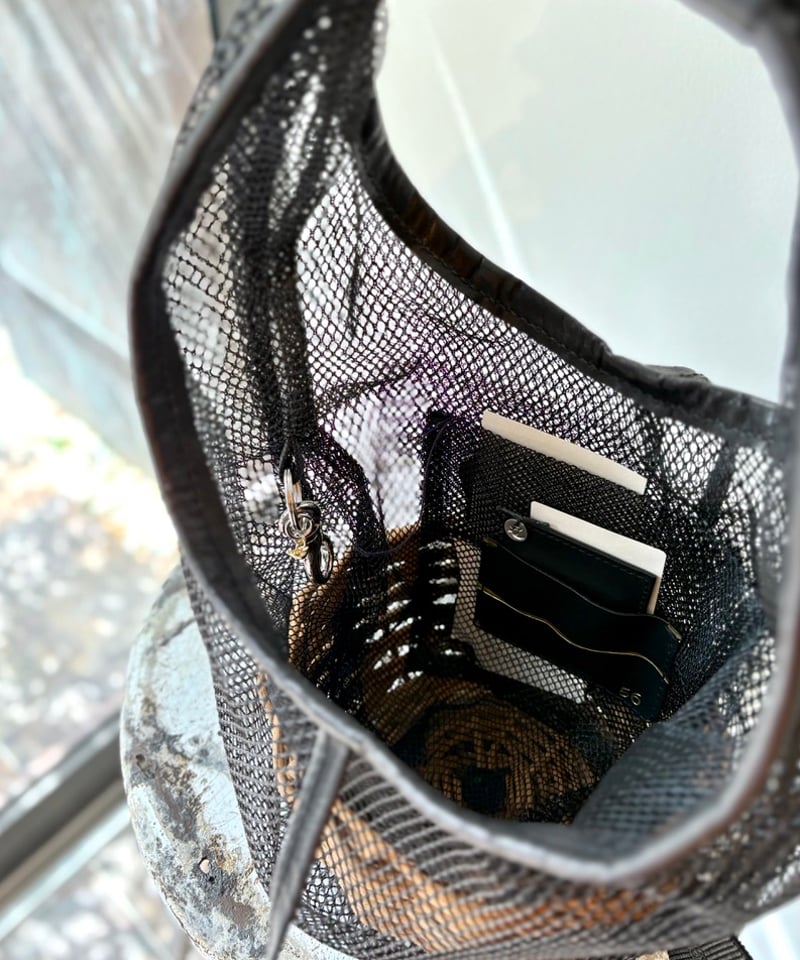 eb.a.gos/シアーラウンドトート/BK | pain