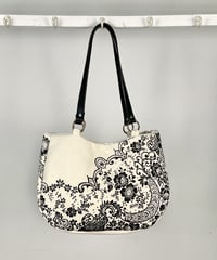 ANTIQUE LACE BAG