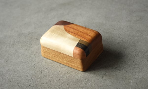 8月末マデ！！木工作家　フジタマリ アクセサリースタンド＆寄木細工ブレスレット 8月末マデ！！木工作家 フジタマリ アクセサリースタンド＆寄木