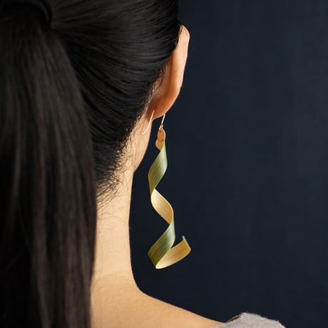 自然の径路 - 桂竹ピアス (緑 洒落な) Trace of Nature - Bamboo Earring (Bold)