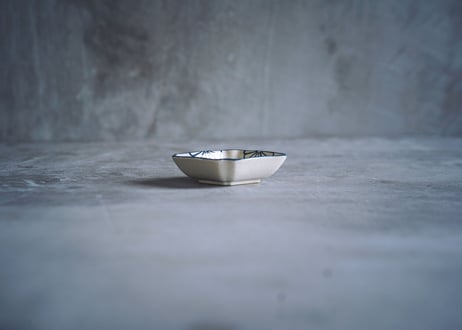 隅入菱形豆皿