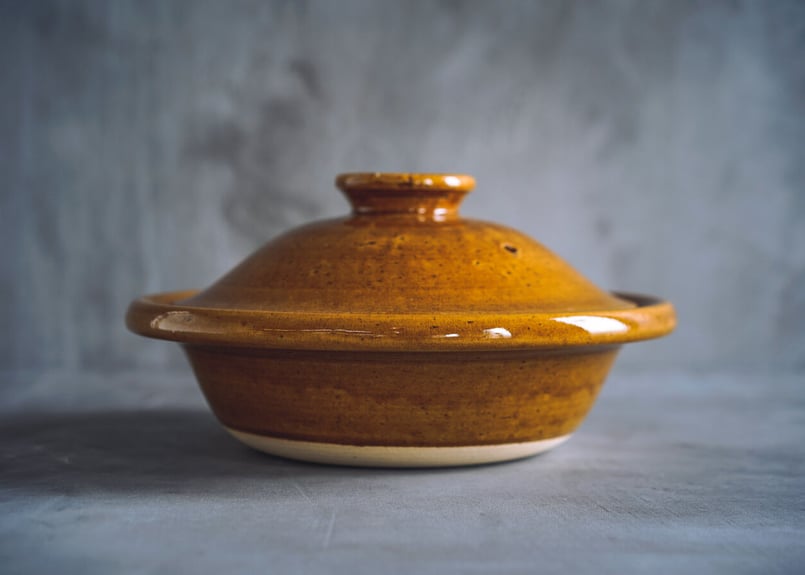 亀デザイン 蓋付き土鍋 陶器製 作家 亀デザイン 蓋付き土鍋 陶器製 作家