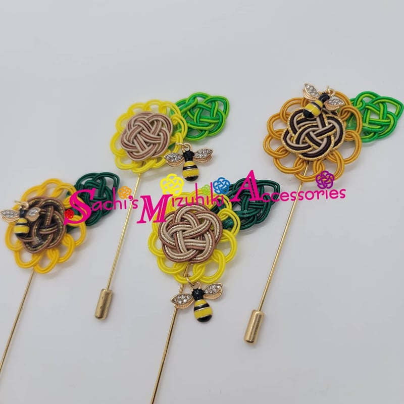 ミツバチ付きひまわりのピンブローチ | 水引アクセサリーSACHI