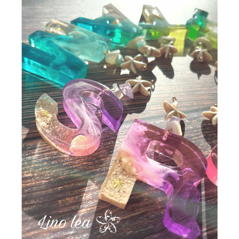 Oceanlea イニシャルキーホルダー（紫・ピンク） | Lino lea