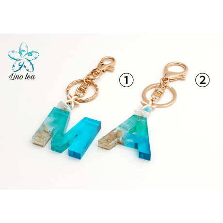 Oceanlea イニシャルキーホルダー（青グラデーション）