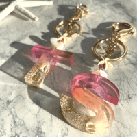 Oceanlea イニシャルキーホルダー（ピンク・オレンジ）