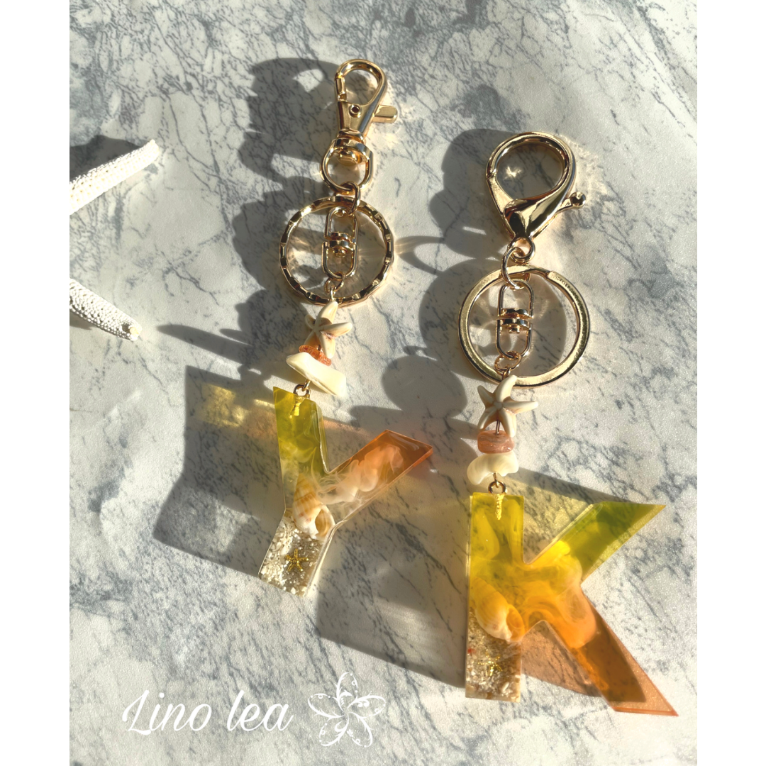 Oceanlea イニシャルキーホルダー（オレンジ・黄色） | Lino lea