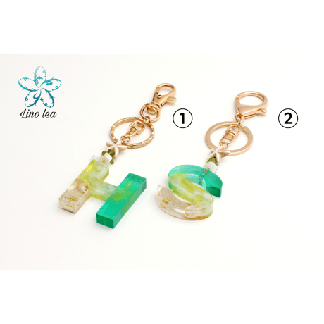 Oceanlea イニシャルキーホルダー（緑グラデーション）