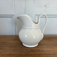 フランス19世紀白いピシェ