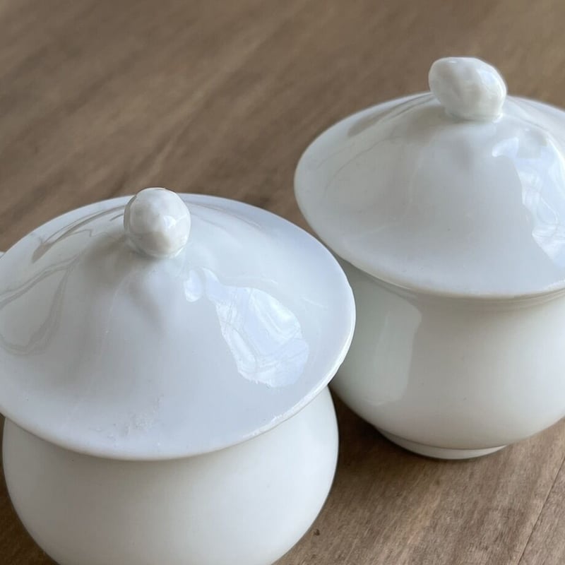 白い蓋つきクリームポット | quoi de neuf