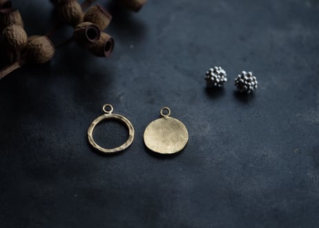 アシンメトリー　真鍮プレート＆粒々3way ピアス