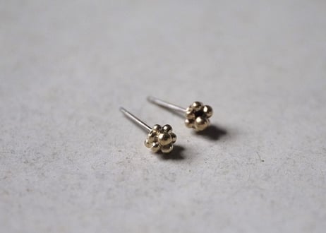 真鍮粒々ピアス（S）