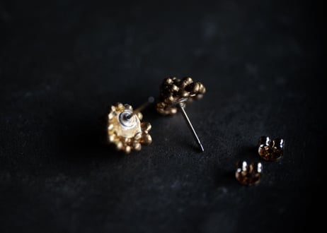 真鍮粒々ピアス（L）