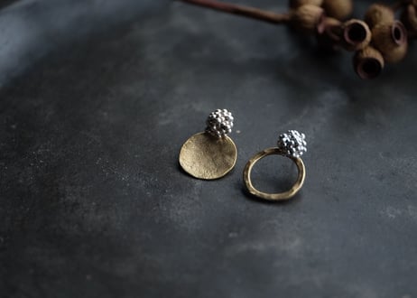 アシンメトリー　真鍮プレート＆粒々3way ピアス