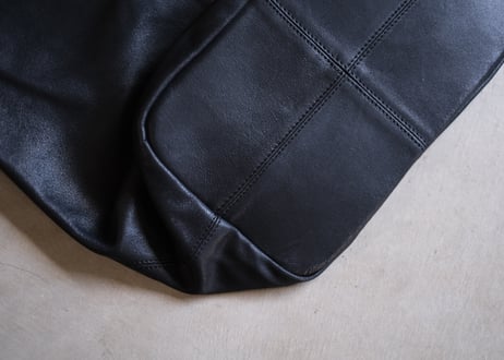 ワンショルダー　ゴートレザー　bag  「M size」  ブラック