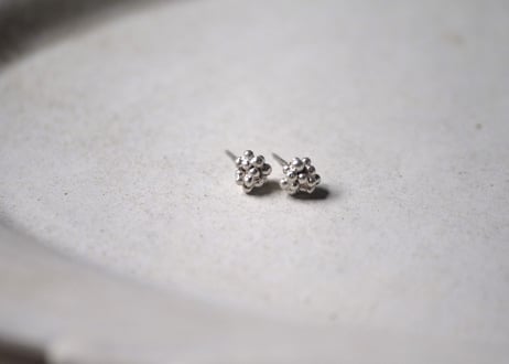 sv粒々ピアス（S）
