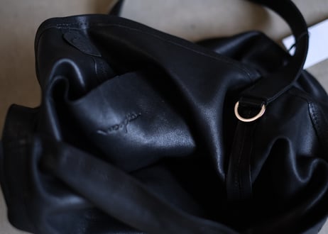 ワンショルダー　ゴートレザー　bag  「M size」  ブラック