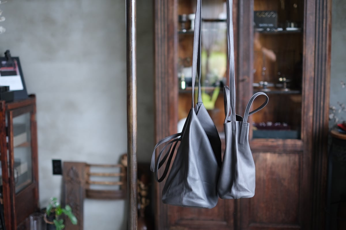 2way ゴートレザー bag 「S size」 チャコール | atelier sou 2way ゴートレザー bag 「S size」 チャコール | atelier sou
