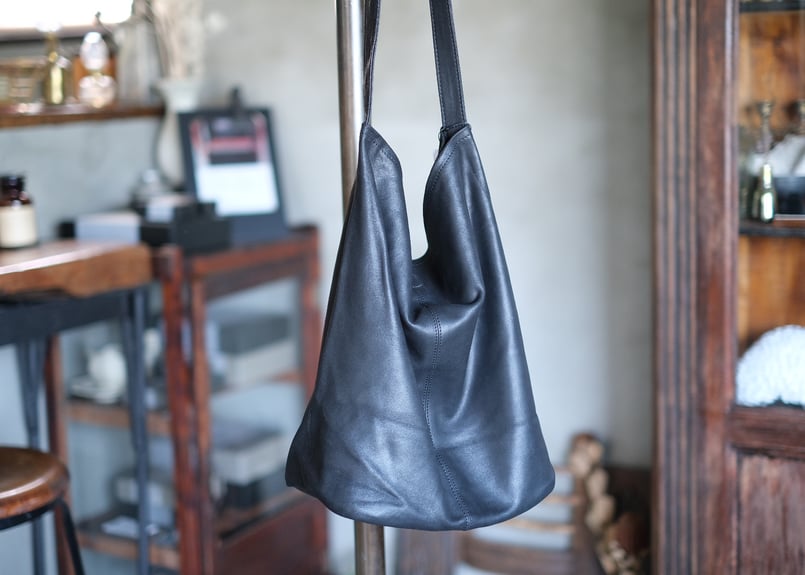 ワンショルダー ゴートレザー bag 「M size」 ブラック ワンショルダー ゴートレザー bag 「M size」 ブラック