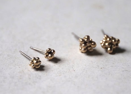 真鍮粒々ピアス（S）