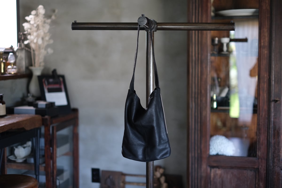 ワンショルダー ゴートレザー bag 「S size」ブラック | atelier sou